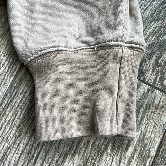 Wishlist tan sweatshirt - Picture 2 of 13